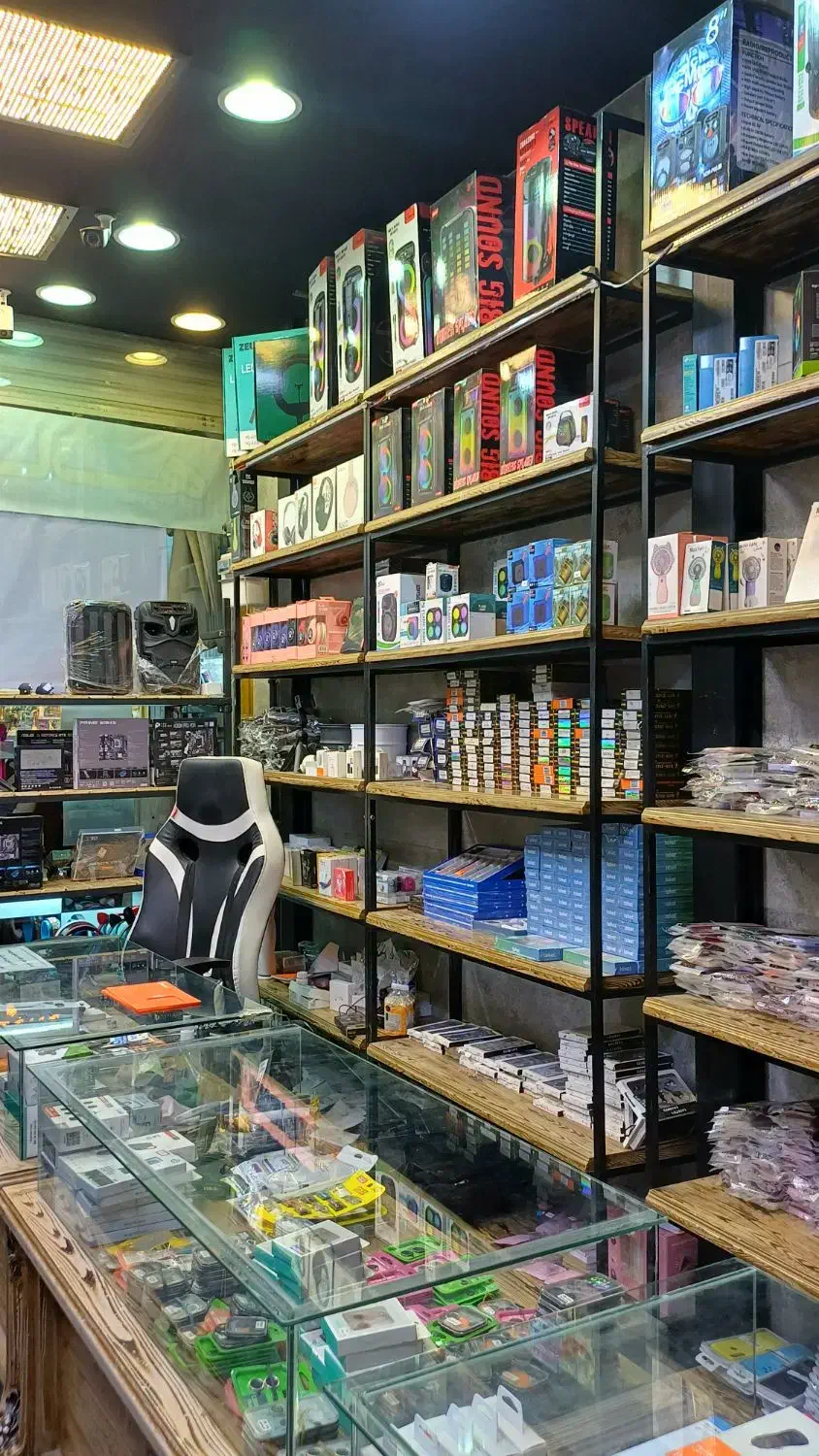 تمامی اجناس به صورت تک و عمده به دلیل تغییر شغل|لوازم جانبی موبایل و تبلت|کرج, المهدی|دیوار