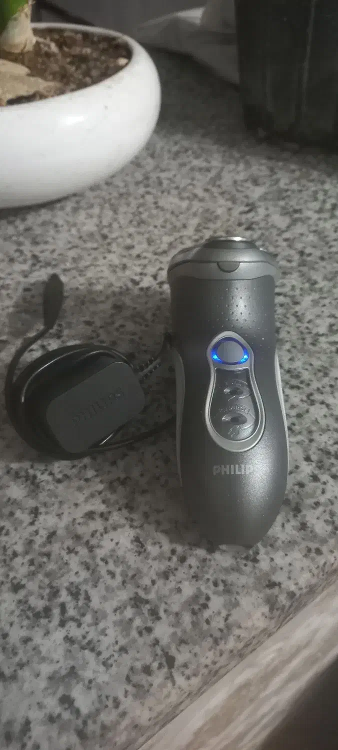 سه تیغ فیلیپس اصل قدیمی کم کار|آرایشی، بهداشتی، درمانی|بیرجند, |دیوار