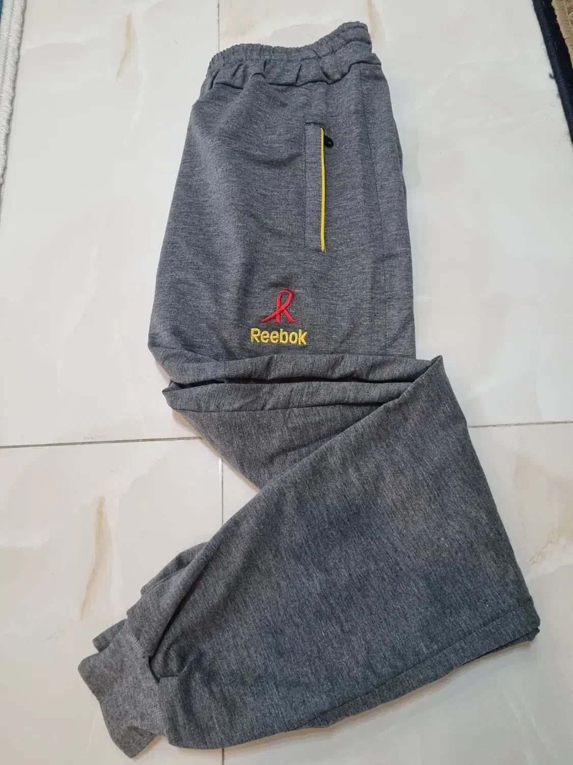 لباس|لباس|تاکستان, |دیوار