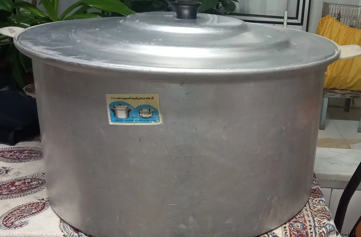 دیگ روحی قدیمی|ظروف پخت‌وپز|تیران, |دیوار