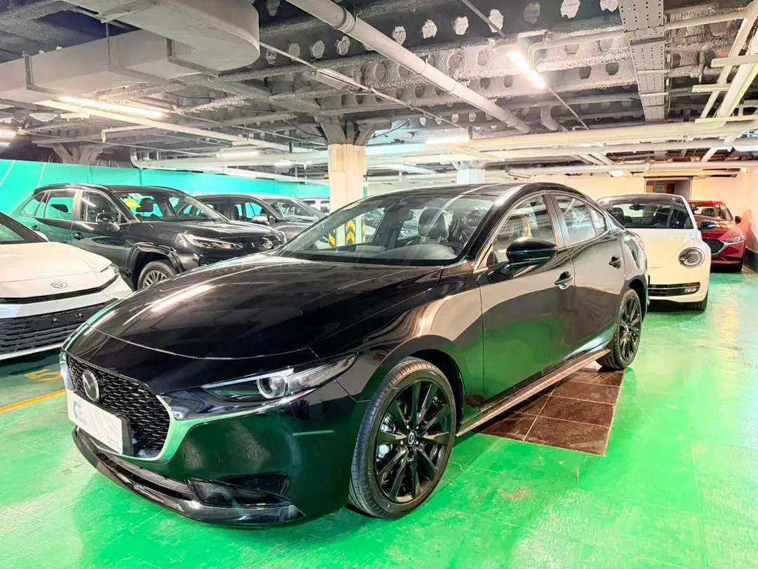 مزدا 3 وارداتی مشکی 2025|خودرو سواری و وانت|تهران, میدان ولیعصر|دیوار