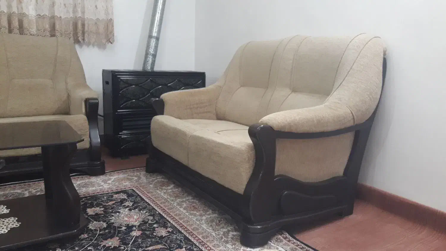 مبل ۷ نفره با میز وسط|مبلمان خانگی و میز عسلی|سیاهکل, |دیوار