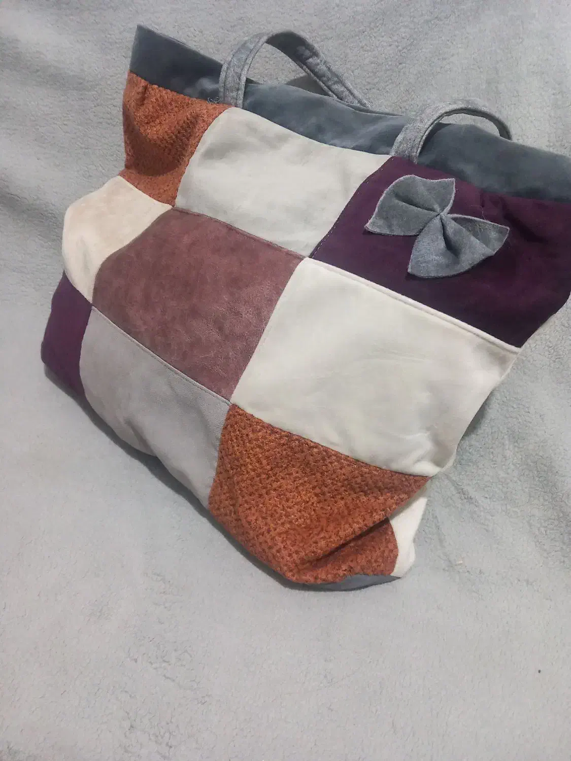 تعدادی کیف مدرسه ای مجلسی اسپرت|کیف، کفش، کمربند|شیراز, دباغ خانه|دیوار