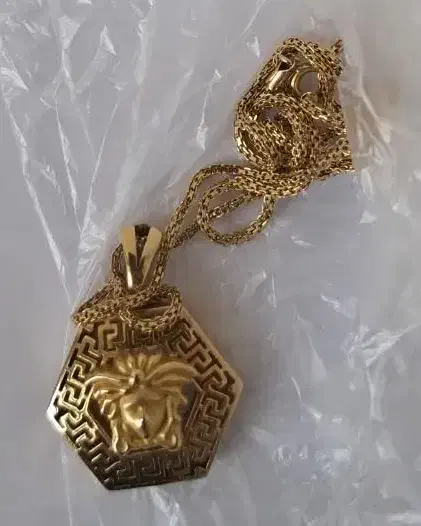 گردن آویز طلا|جواهرات|اردبیل, |دیوار