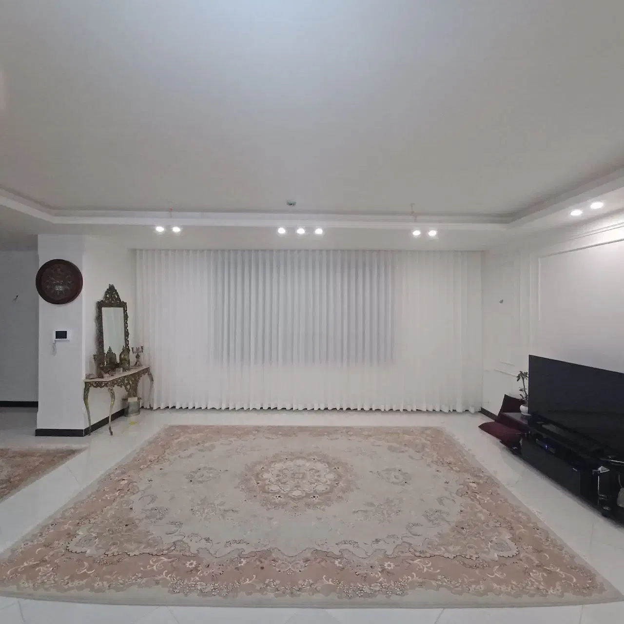 دوخت و نصب انواع پرده پانچ مینی مال زبرا...|خدمات پیشه و مهارت|قرچک, باقرآباد|دیوار