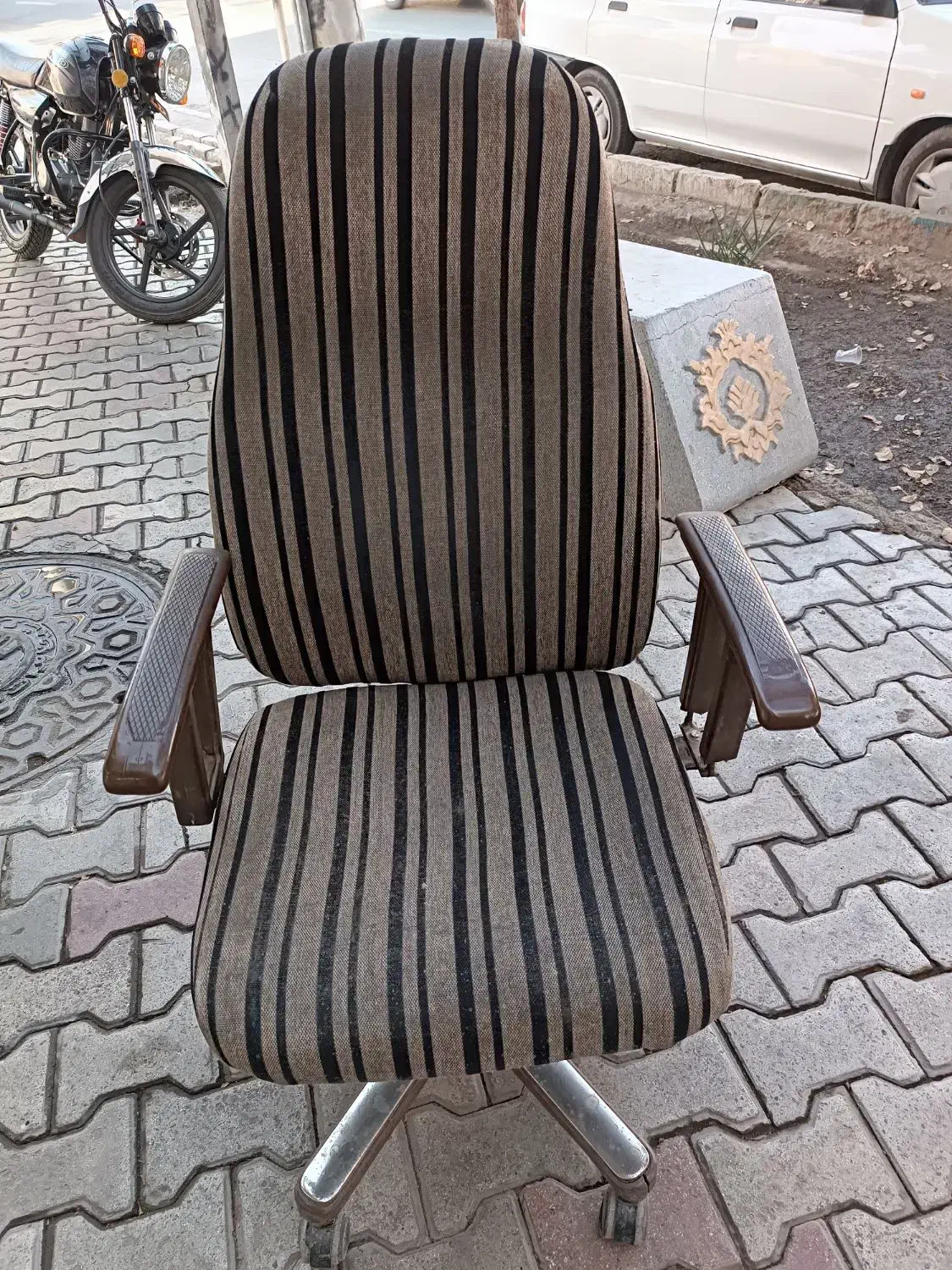 صندلی چرخ دار|مبلمان اداری|کاشان, پامنار|دیوار