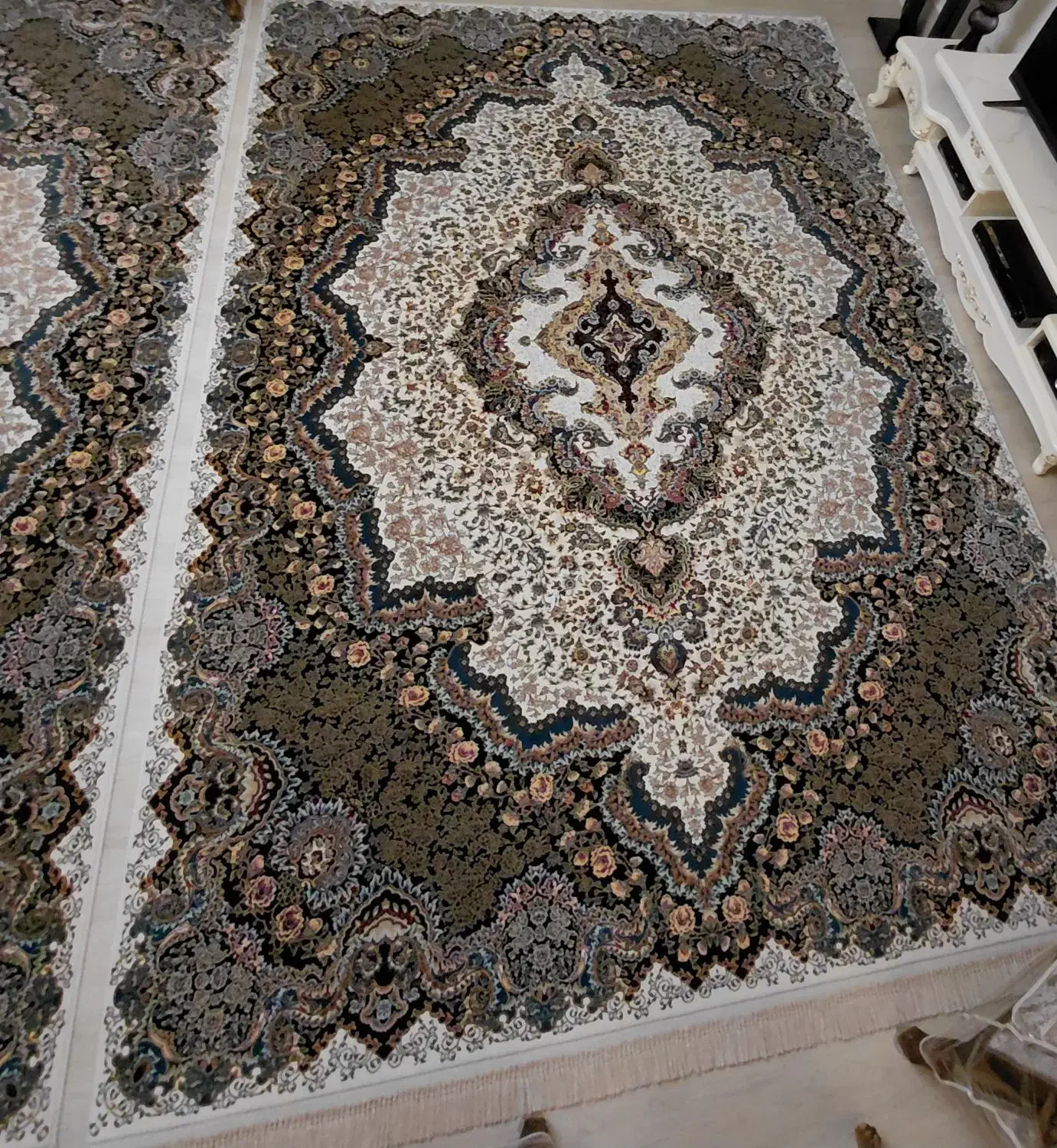 فرش ۹متری ۷۰۰ شانه|فرش|تاکستان, |دیوار