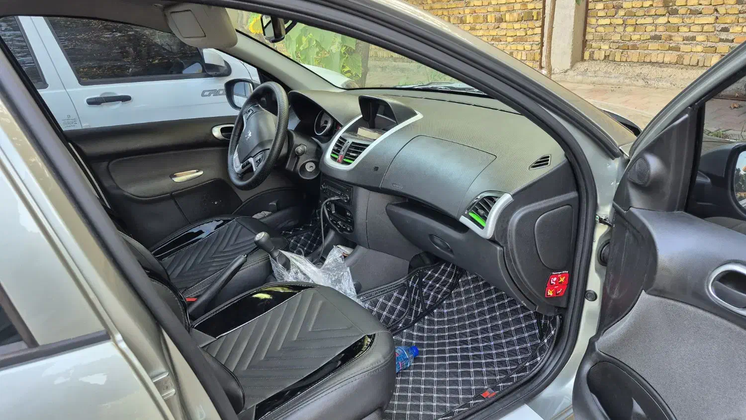 ۲۰۷ پاناروما دنده|خودرو سواری و وانت|صفادشت, |دیوار