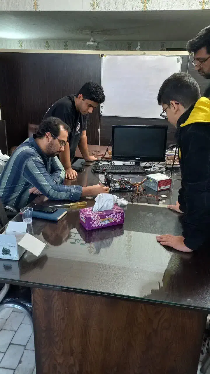 آموزش تعمیرات و مونتاژ لپ تاپ و کامپیوتر|خدمات آموزشی|میبد, |دیوار