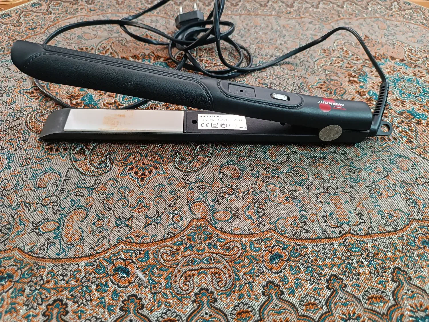 اتو مو مارک جانسون سالم بدون عیب قیمت مناسب|آرایشی، بهداشتی، درمانی|شاهینشهر, خانه کارگر|دیوار