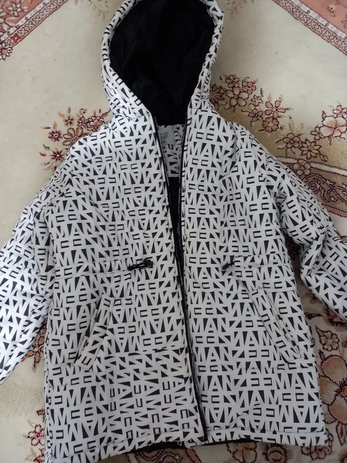 کاپشن|لباس|رشت, رودبارتان|دیوار