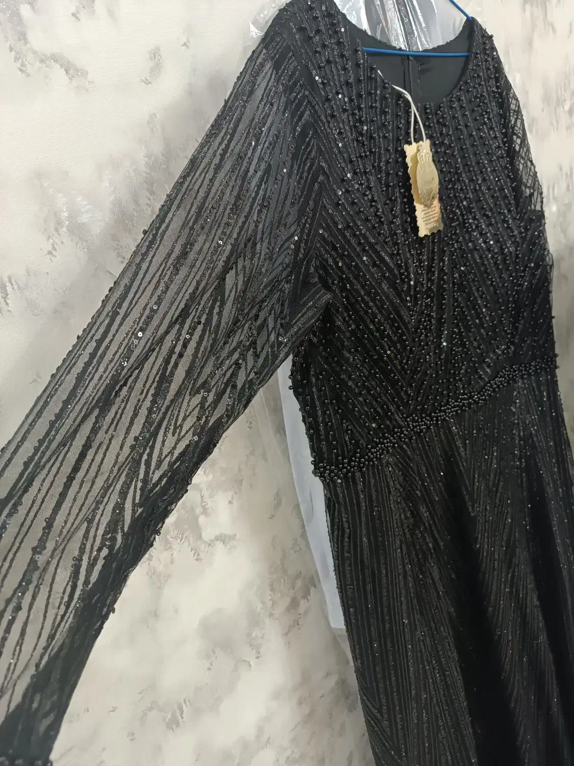 لباس مجلسی|لباس|پرند, فاز ۵|دیوار