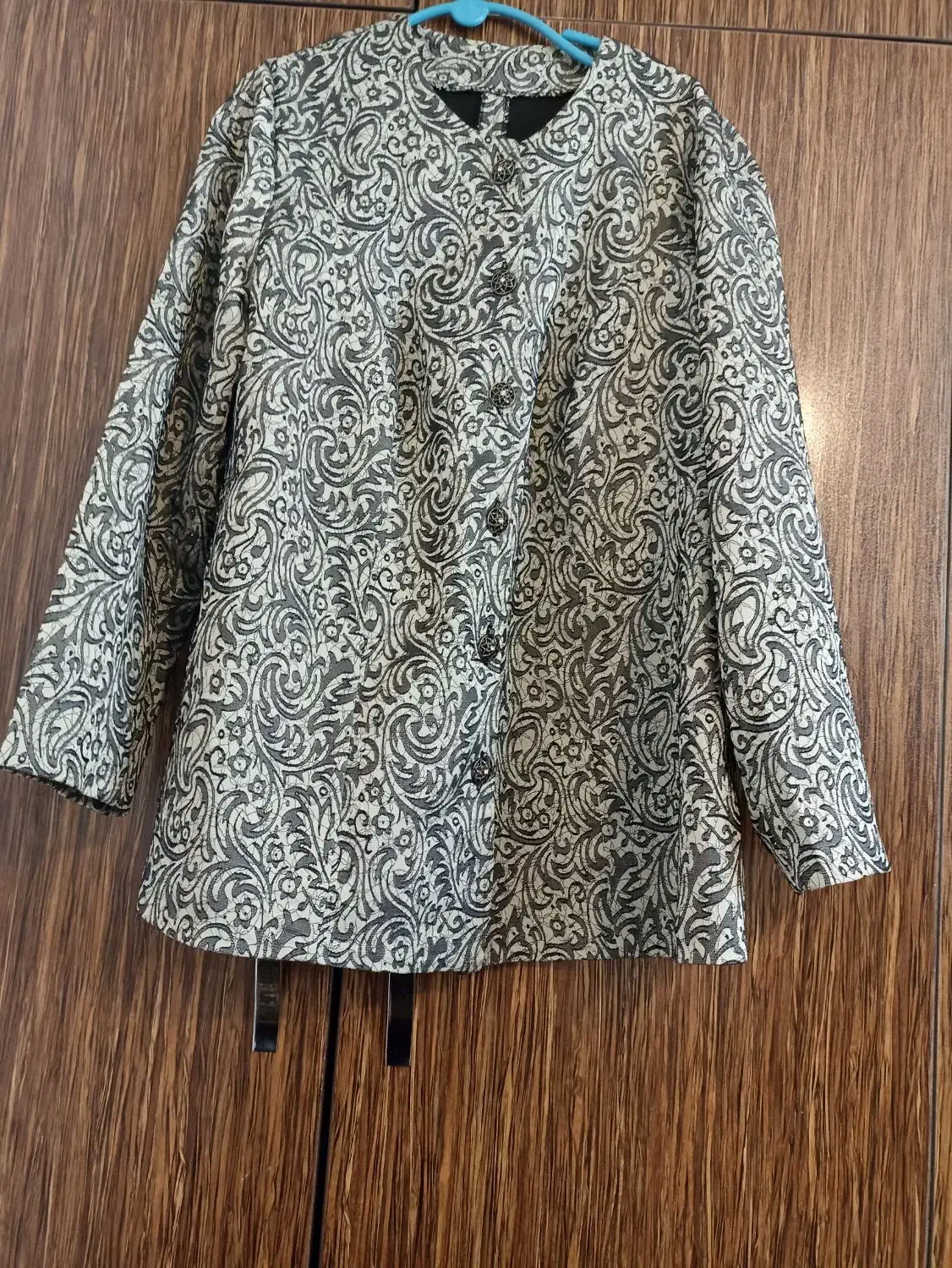 دوخت و دوز|لباس|شاهین‌شهر, امام حسین|دیوار