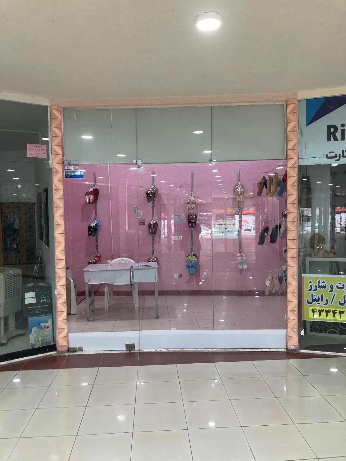 مغازه ۱۴ متری پاساژ تخت جمشید|اجارهٔ مغازه و غرفه|الیگودرز, |دیوار