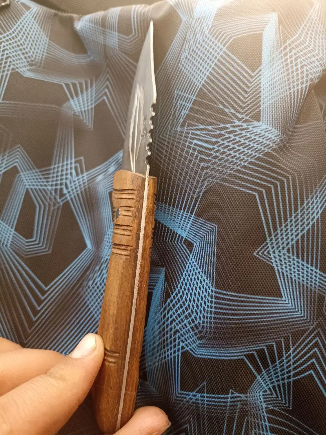 چاقو|کلکسیون اشیاء عتیقه|ری, دیلمان|دیوار