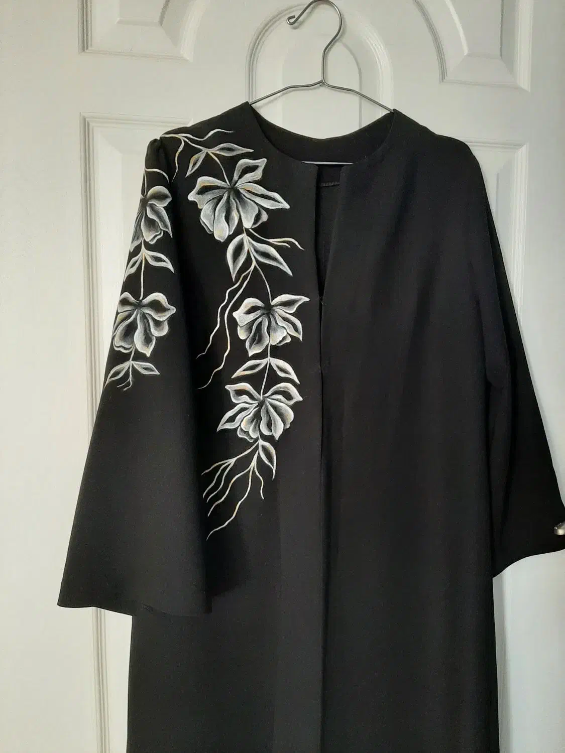 مانتو مجلسی|لباس|قم, بنیاد|دیوار