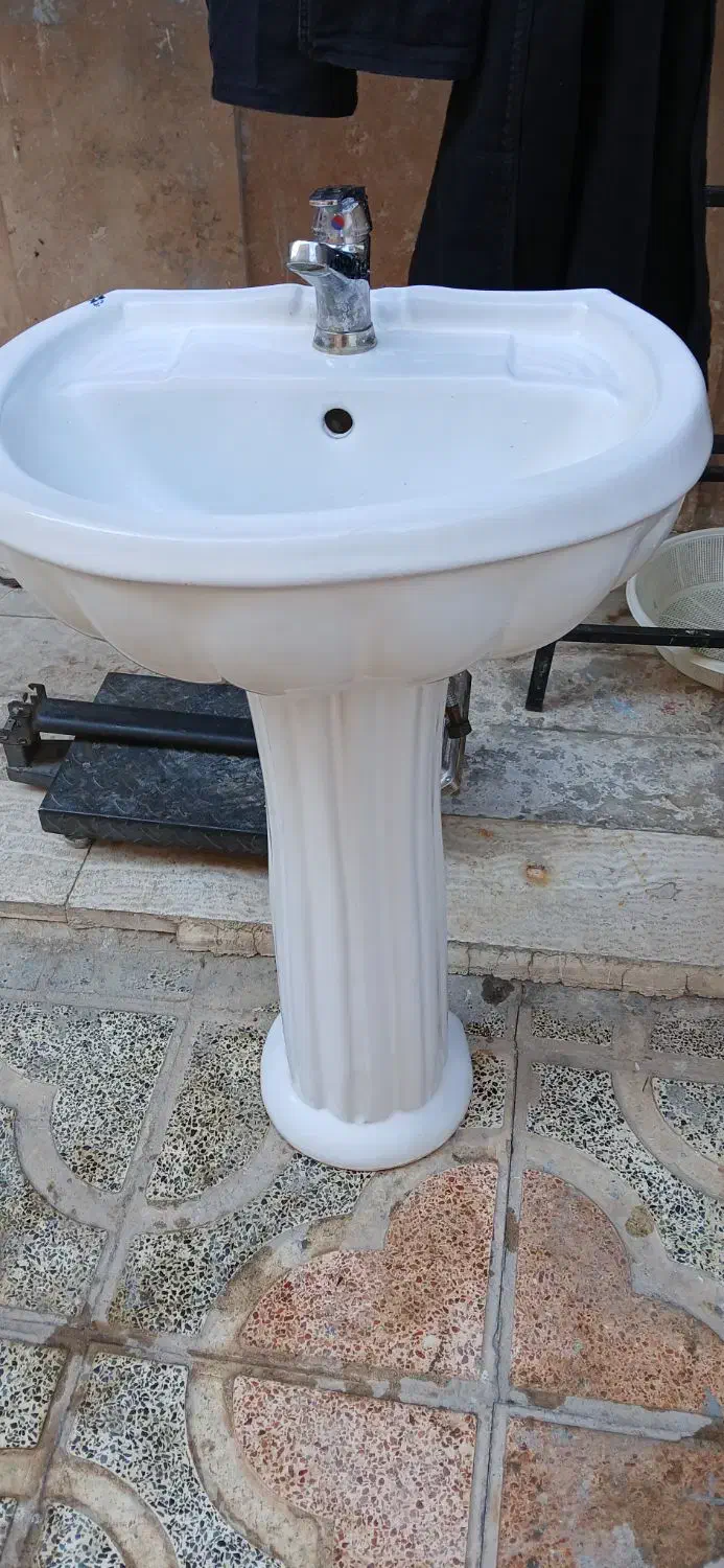 شیرآلات و سینک آشپزخانه و روشویی|مصالح و تجهیزات ساختمان|خمین, |دیوار