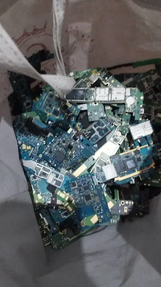 خریدار ضایعات برد و برد گوشی|خدمات رایانهای و موبایل|شهریار, شهریار|دیوار