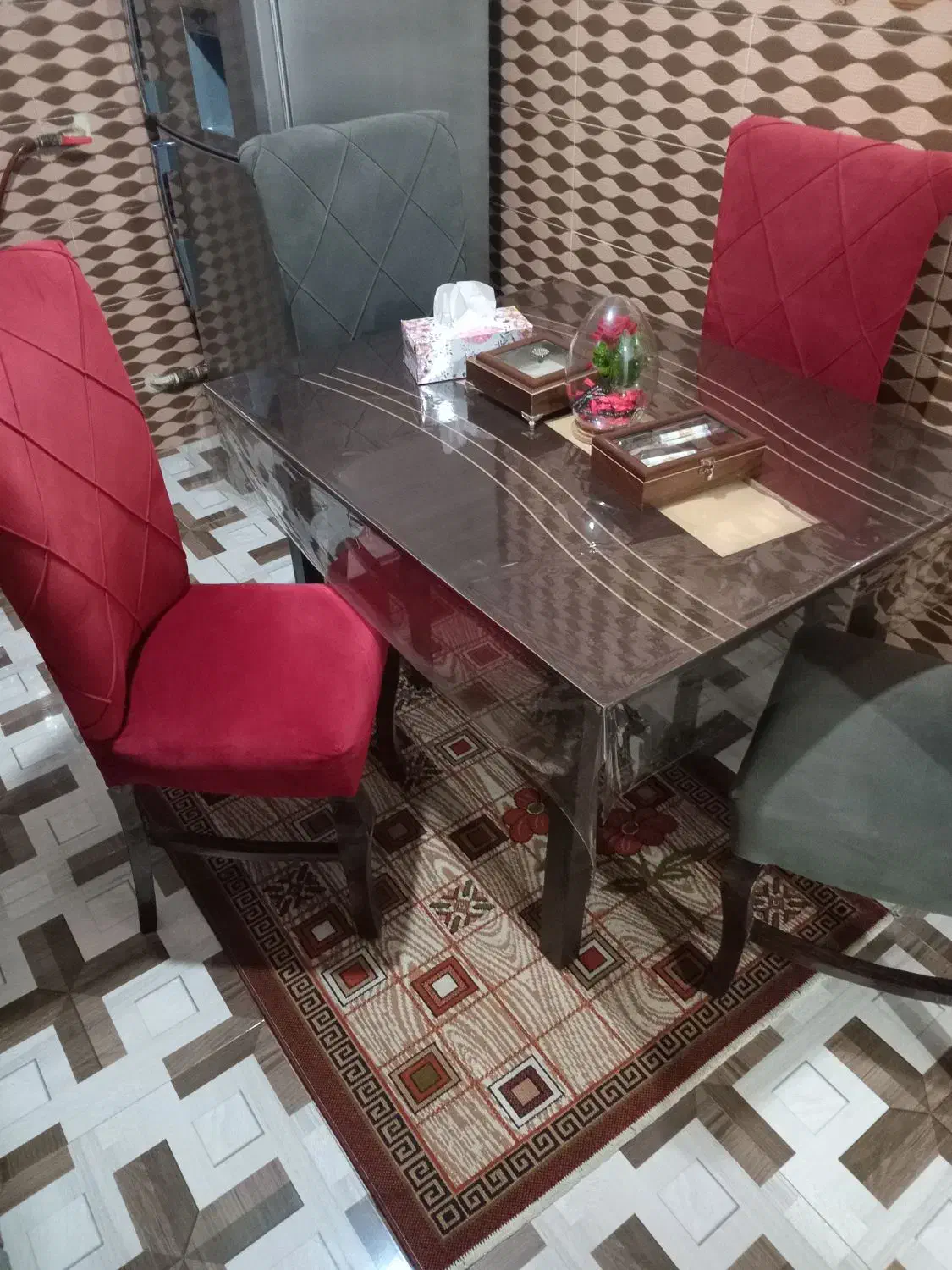 مبل ومیز نهار خوری درحد نو بدون ایراد|مبلمان خانگی و میز عسلی|لنگرود, |دیوار