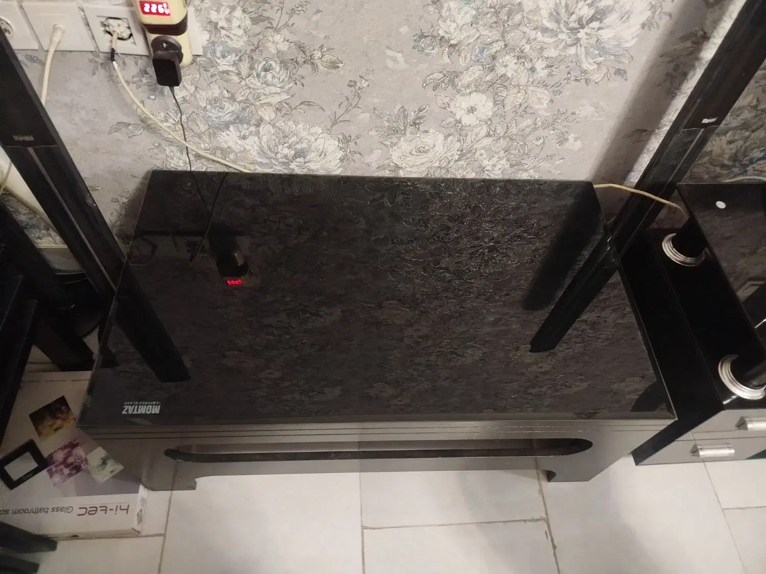 میزجلومبلی همراه ۳ تیکه|مبلمان خانگی و میز عسلی|رشت, معلولین|دیوار