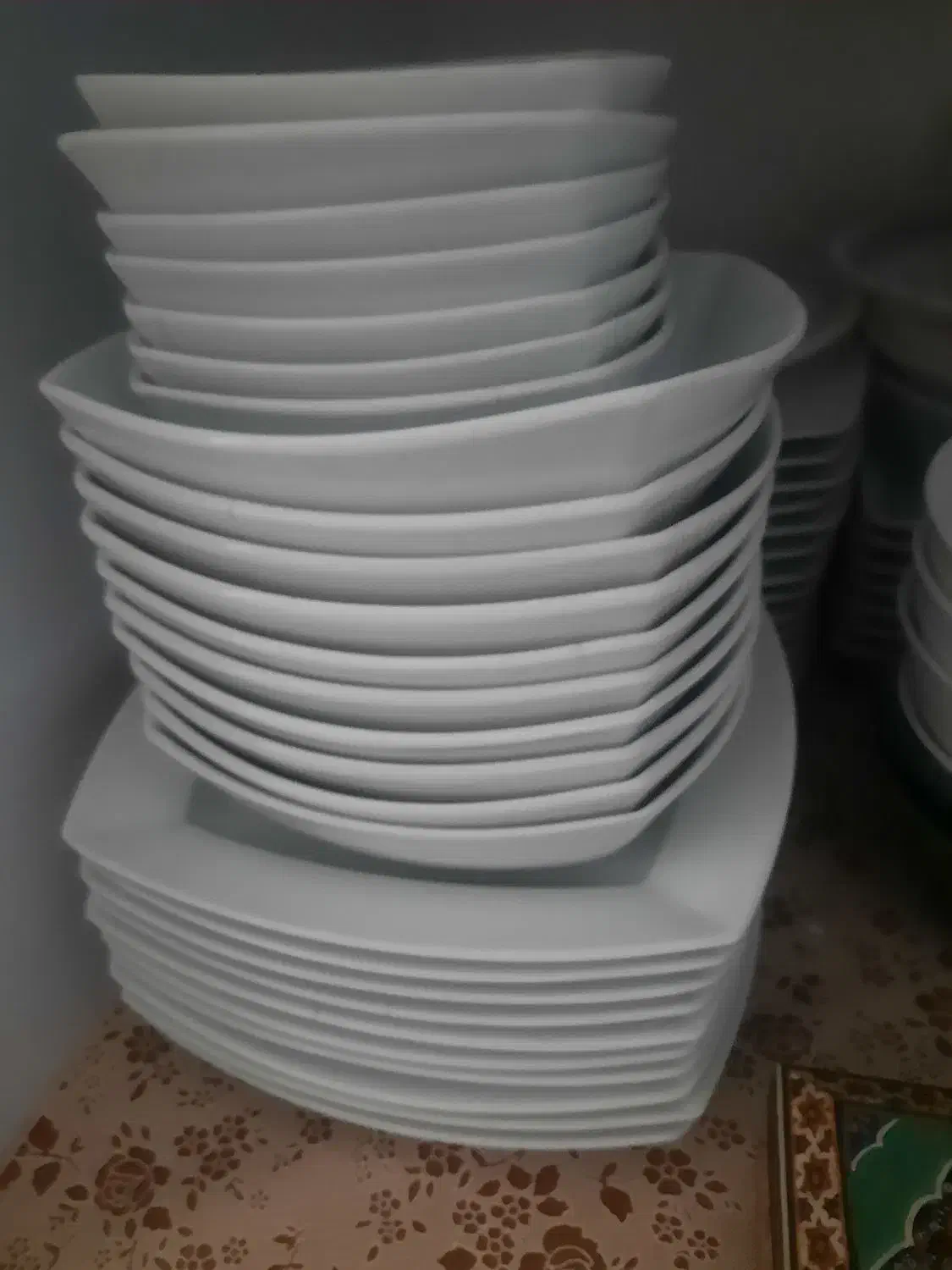 چینی طوس و چینی سفید|ظروف سرو و پذیرایی|کاشمر, |دیوار