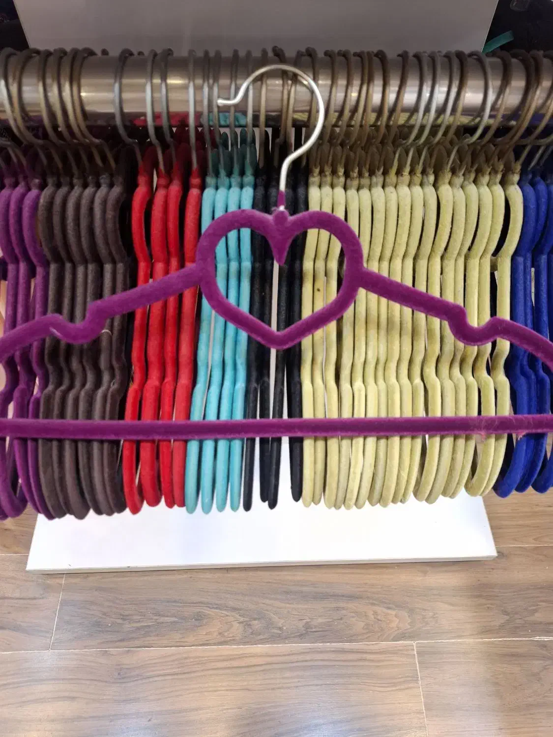 چوب رختی مخمل قلبی|بندرخت و رخت‌آویز|اهواز, کیانپارس |دیوار