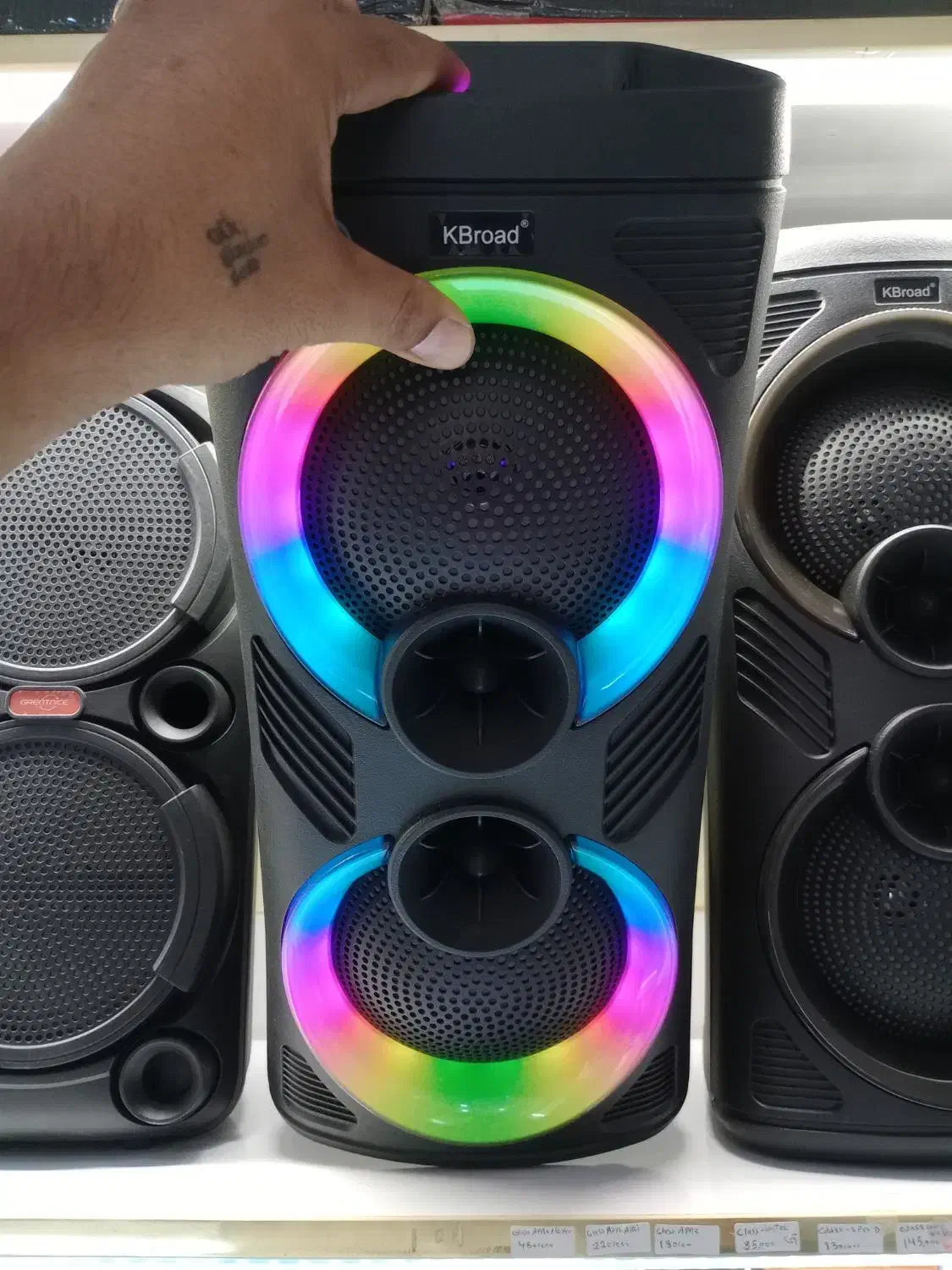 اسپیکر دو ساب ۶.۵اینچ RGB|پخش‌کننده همراه|صدرا-فارس, فاز ۲|دیوار