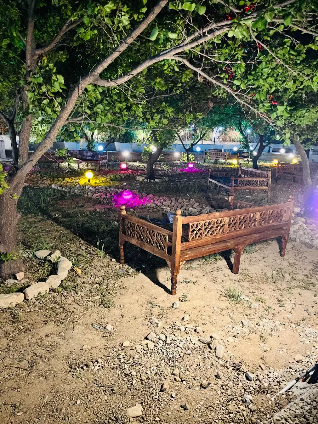 تخت سنتی چوبی|صندلی و نیمکت|چهاردانگه (تهران), |دیوار