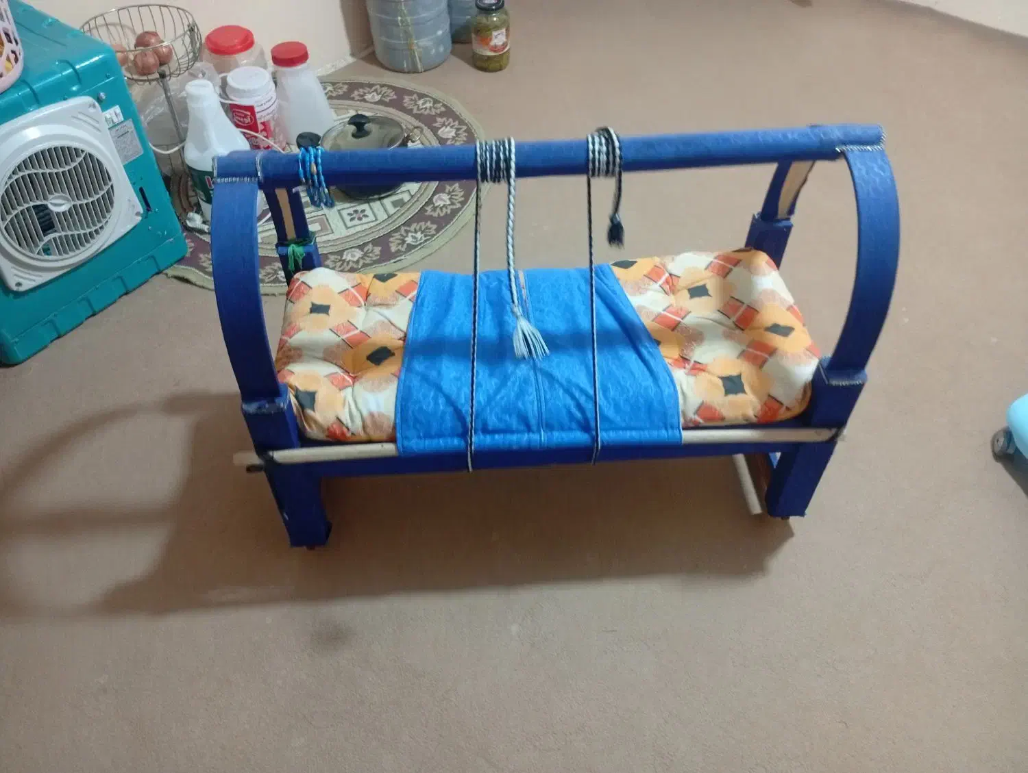 گهواره بیشکه درحد نو|تخت و صندلی بچه|دیواندره, |دیوار