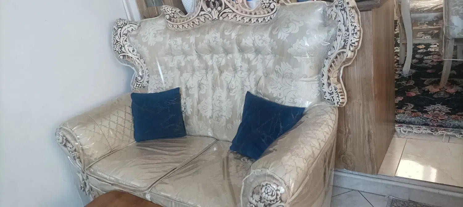 مبل 7نفره به همراه میز ناهار خوری 4نفره|مبلمان خانگی و میز عسلی|پاکدشت, پاکدشت (مامازند)|دیوار