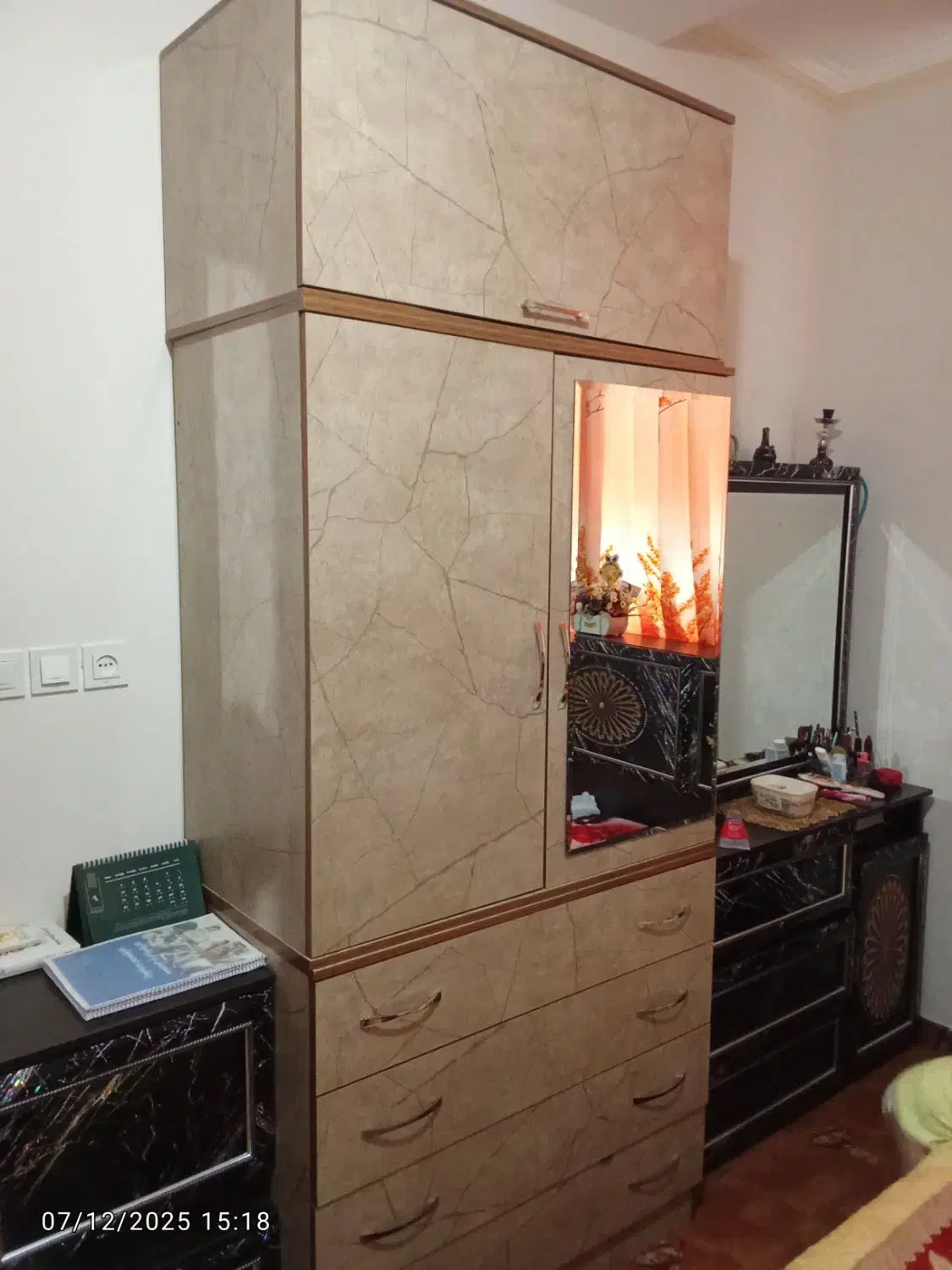 کمد و دراور وآینه کمد سه تیکه در حد نو|جاکفشی، کمد، دراور|رامند, |دیوار