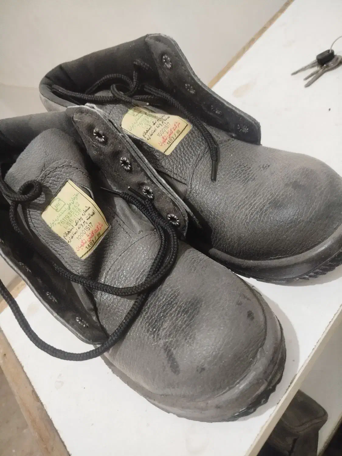 کفش کار سرپنجه آهنی|کیف، کفش، کمربند|یزد, |دیوار
