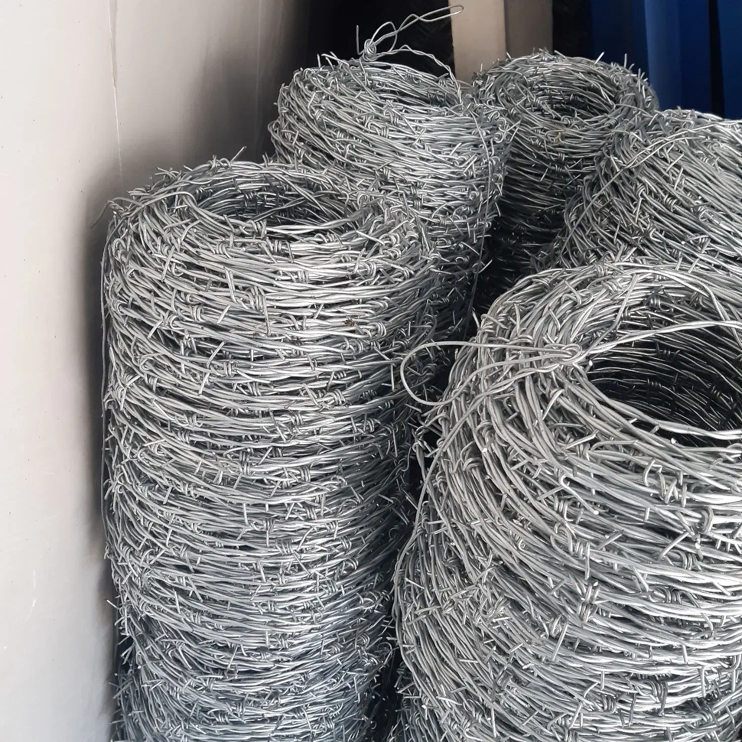 سیم خاردار و فنس حصاری آرتا اردبیل|خدمات باغبانی و درختکاری|اردبیل, |دیوار