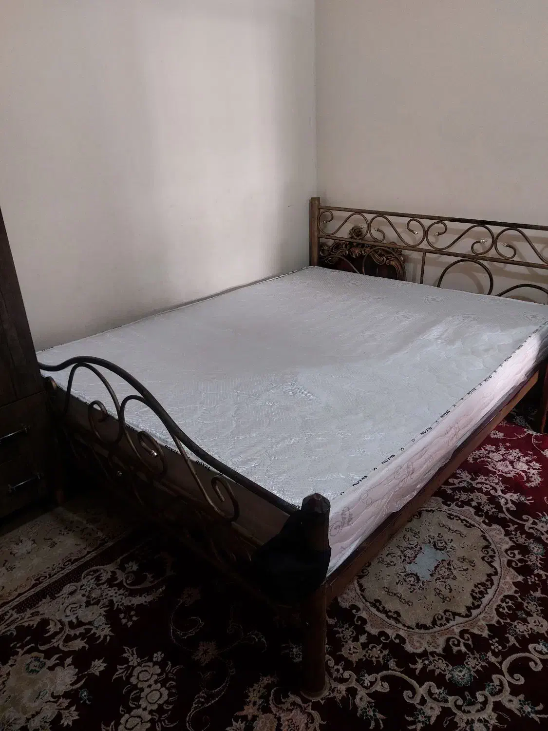 تخت خواب دونفره|تخت و سرویس خواب|شوش, |دیوار