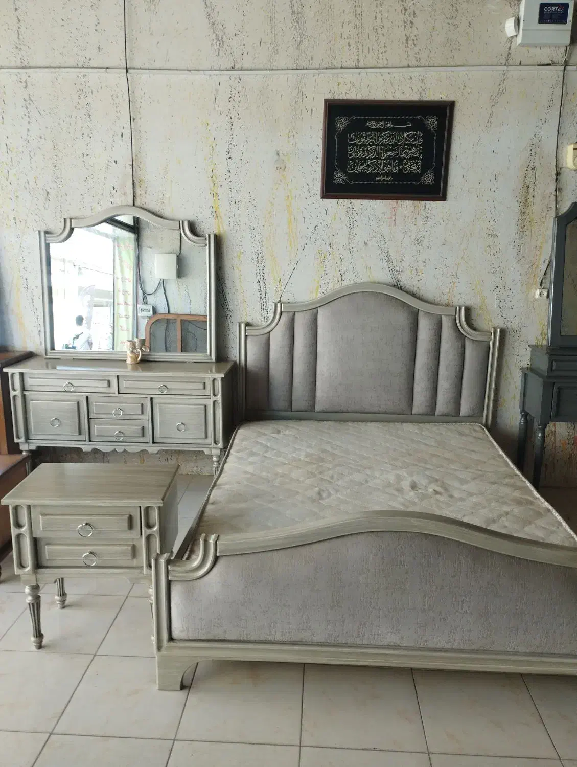 سرویس خواب|تخت و سرویس خواب|مشهد, رسالت|دیوار