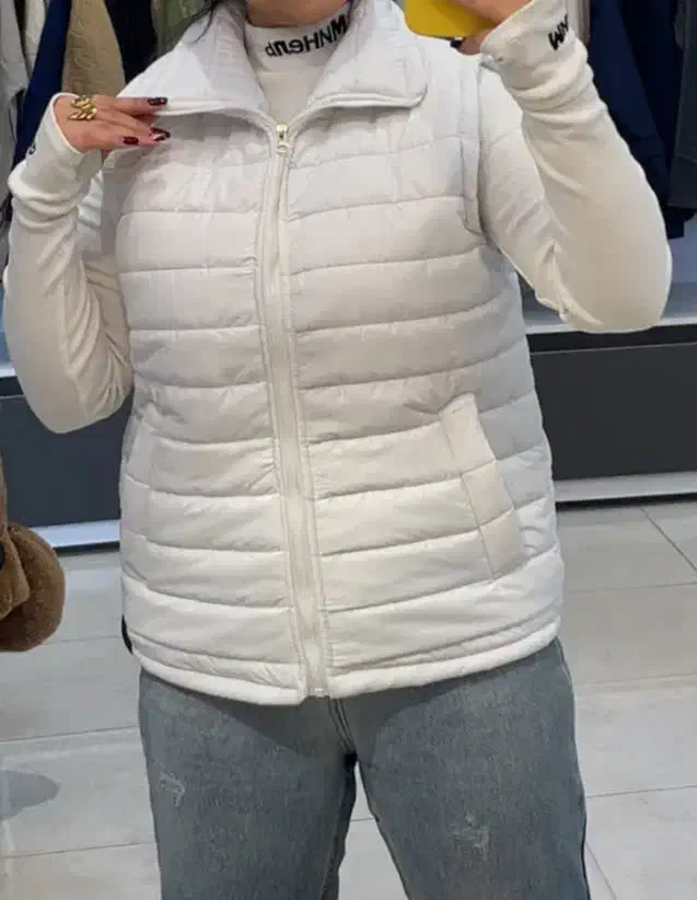 پافر رنگی آستردار|لباس|کاشان, پا نخل|دیوار