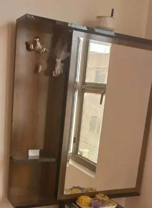 آینه ریلی|آینه|شیراز, دلجو|دیوار