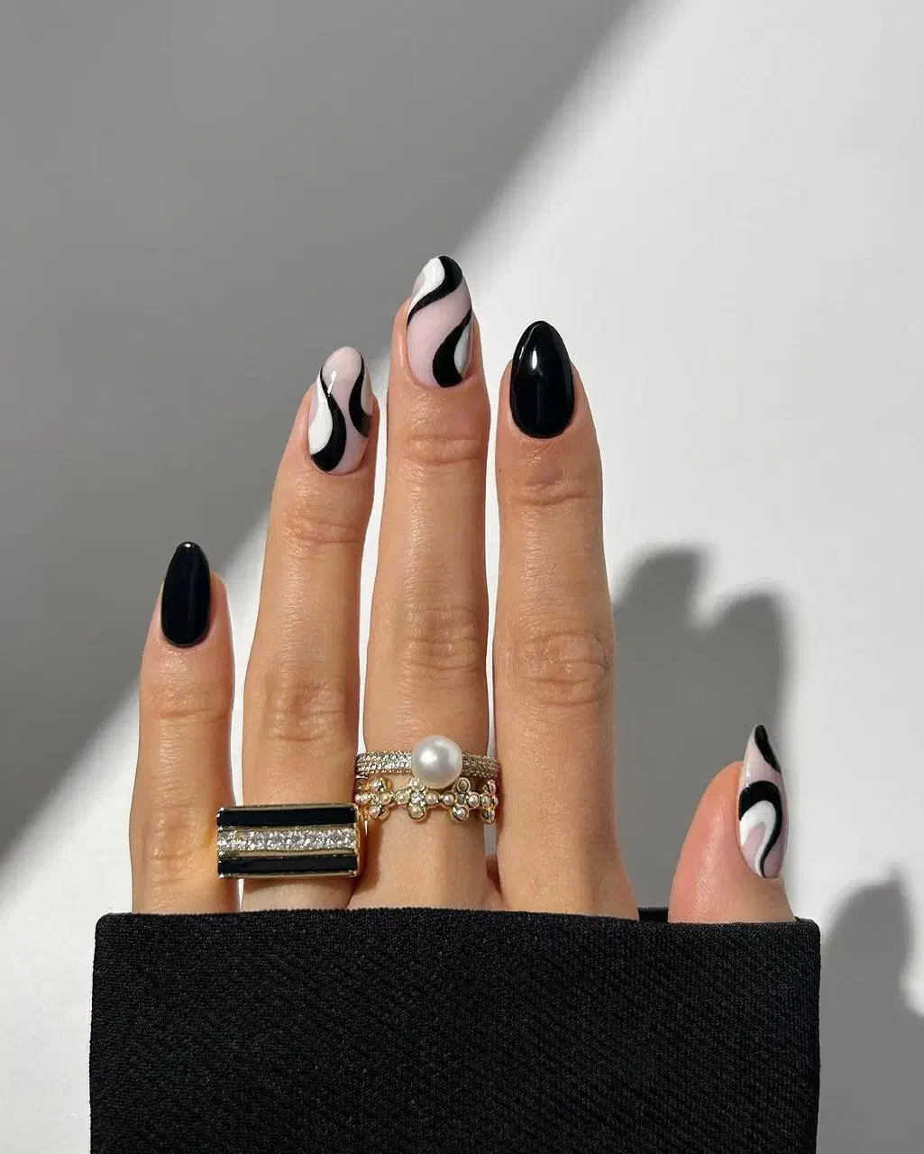 کاشت ناخن و بافت مو|خدمات آرایشگری و زیبایی|بومهن, |دیوار