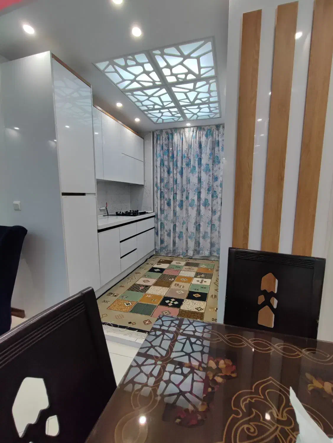 اجاره روزانه و هفتگی و ماهانه سوئیت آپارتمان مبله|اجارهٔ کوتاه‌مدت آپارتمان و سوئیت|تهران, شمیران‌نو|دیوار