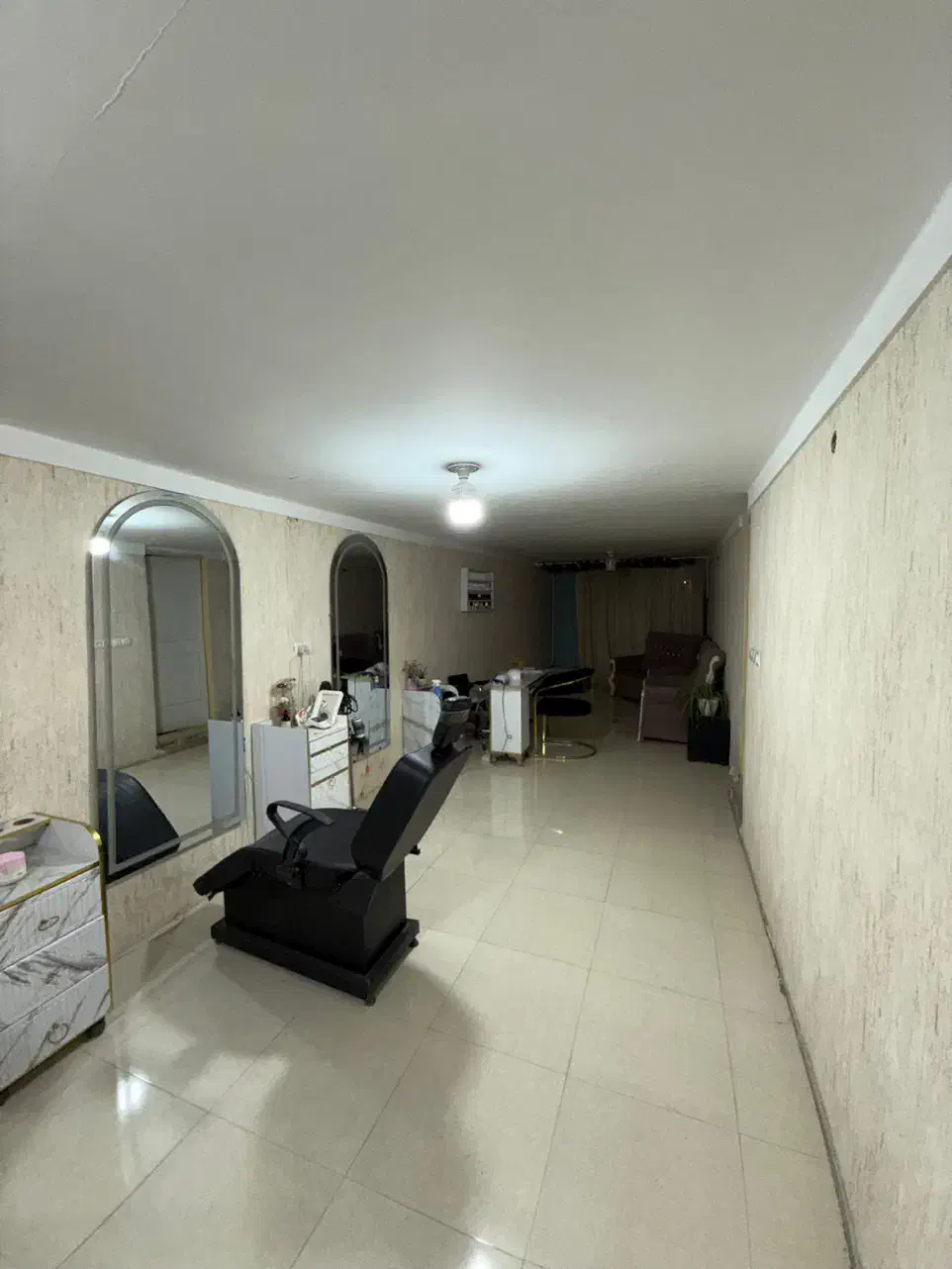 ۸۰ متر جهت سالن زیبایی بر اصلی تختی جنب دیپلمات|اجارهٔ دفتر کار، اتاق اداری، مطب|بروجرد, |دیوار