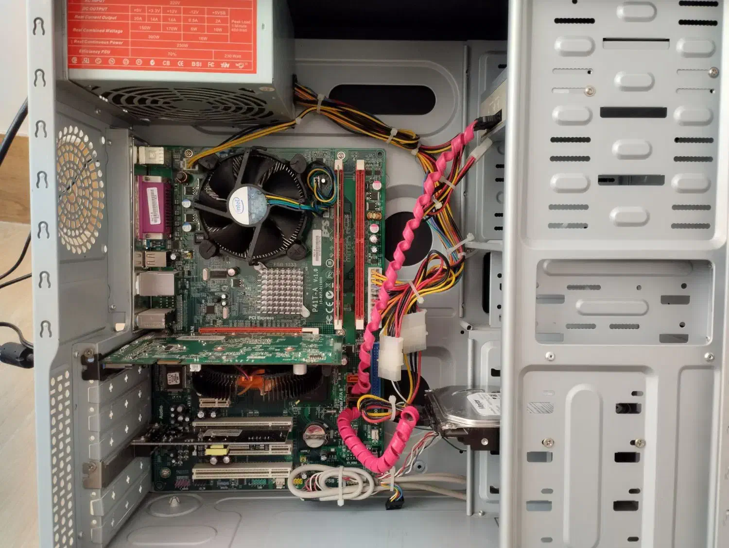 کامپیوتر|رایانه رومیزی|مهاباد (آذربایجان غربی), |دیوار