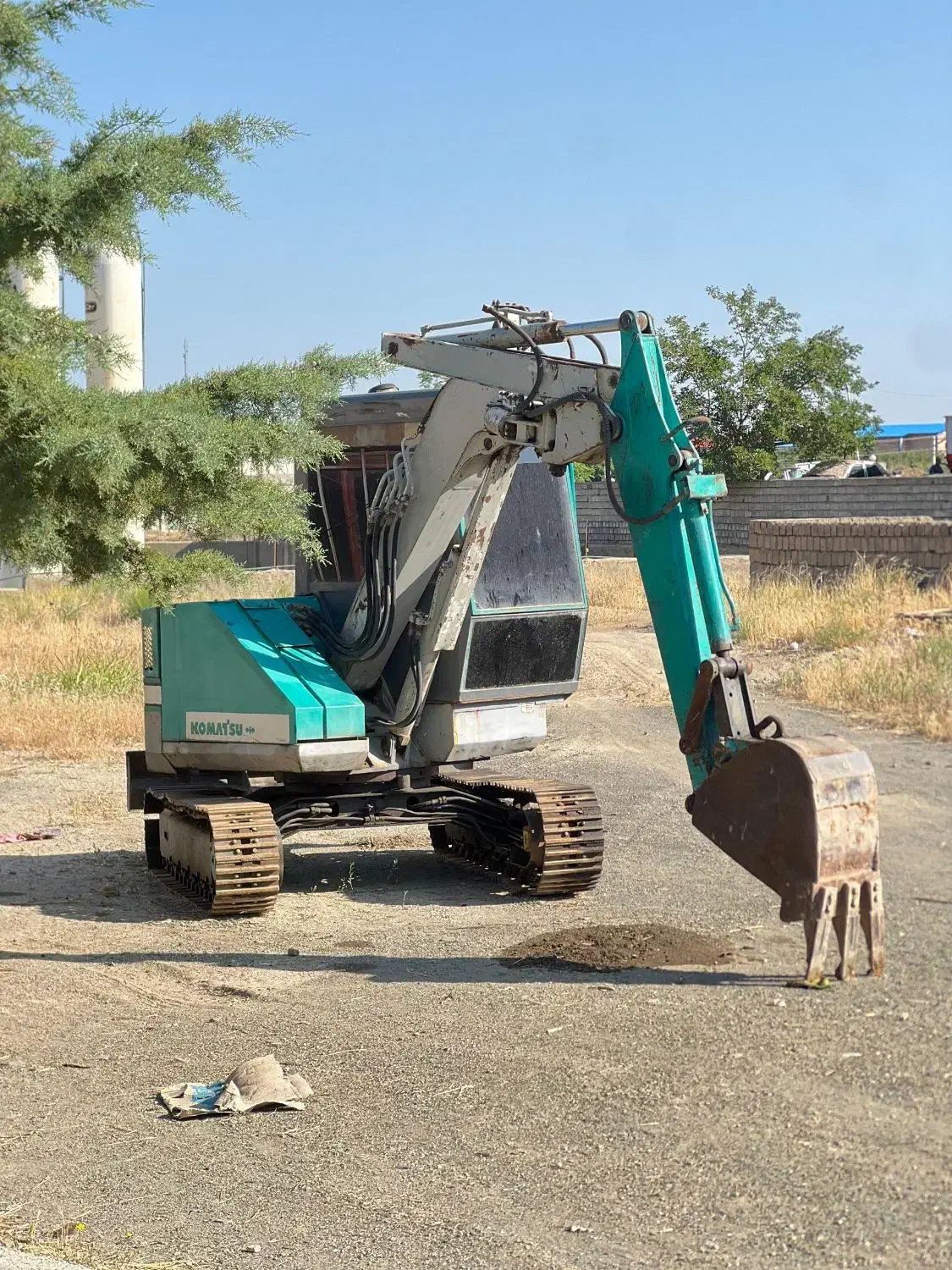 مینی بیل کوماتسو خوش قیمت تماس بگیرید|خودرو سنگین|تهران, لاله زار|دیوار