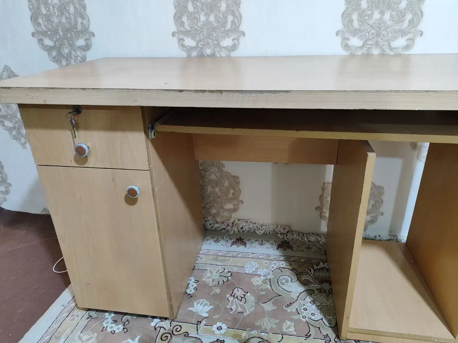 میز تحریر و کامپیوتر|میز تحریر و کامپیوتر|تبریز, |دیوار