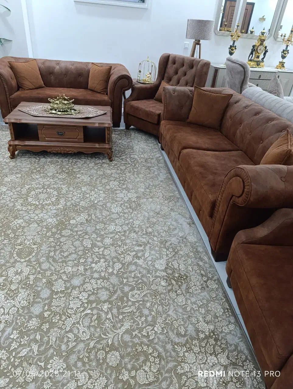 مبل ۹نفره چستر  همراه میز وسط و دوعدد پاتختی|مبلمان خانگی و میز عسلی|همدان, |دیوار