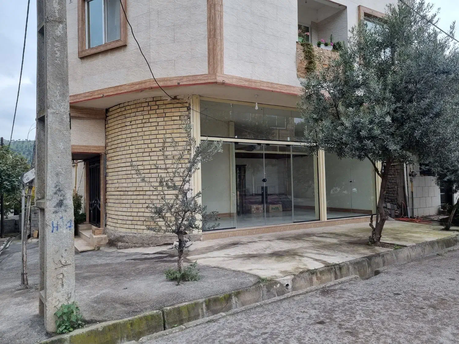 رهن و اجاره مغازه شهر توتکابن رودبار گیلان|اجارهٔ مغازه و غرفه|توتکابن, |دیوار