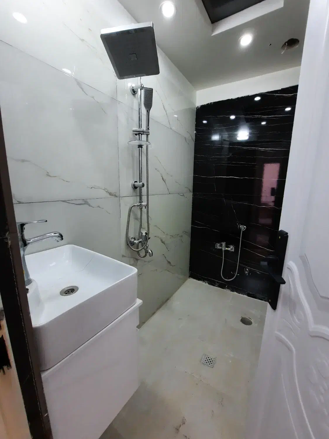 ۱۱۰متر نوساز میدان غیاثی