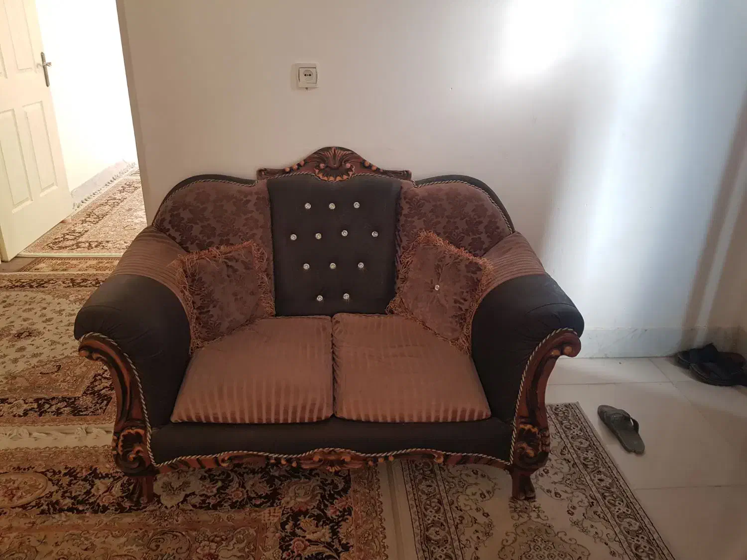 فروش مبل ۷ نفره تمیز|مبلمان خانگی و میز عسلی|جهرم, |دیوار