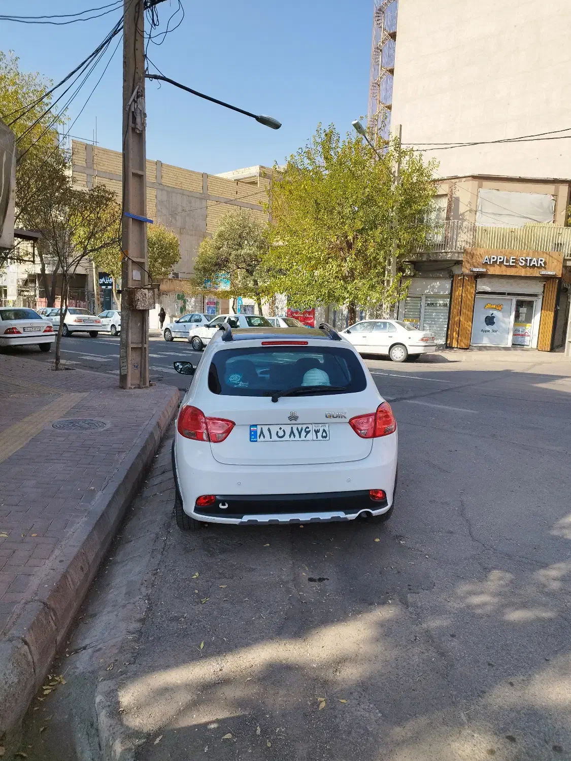 کوییک R سفید مشکی ، بی رنگ|خودرو سواری و وانت|میانه, |دیوار