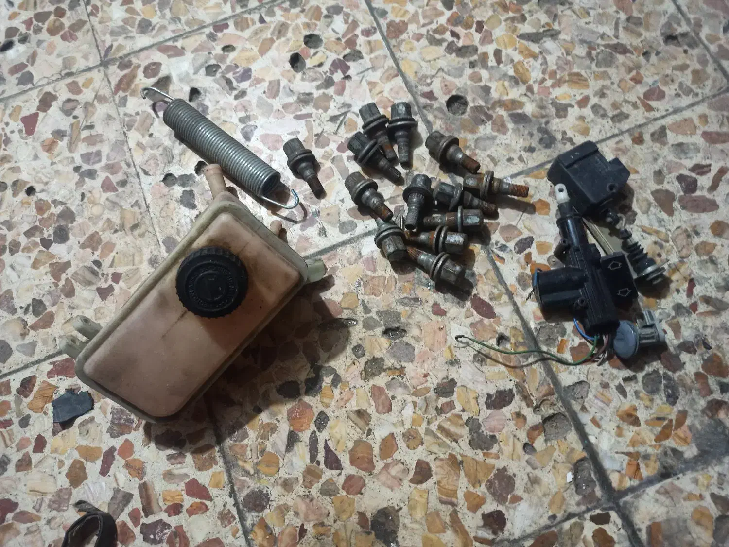 لوازم پراید وپژوفروش توافقی|قطعات یدکی و لوازم جانبی|خرم‌آباد, |دیوار