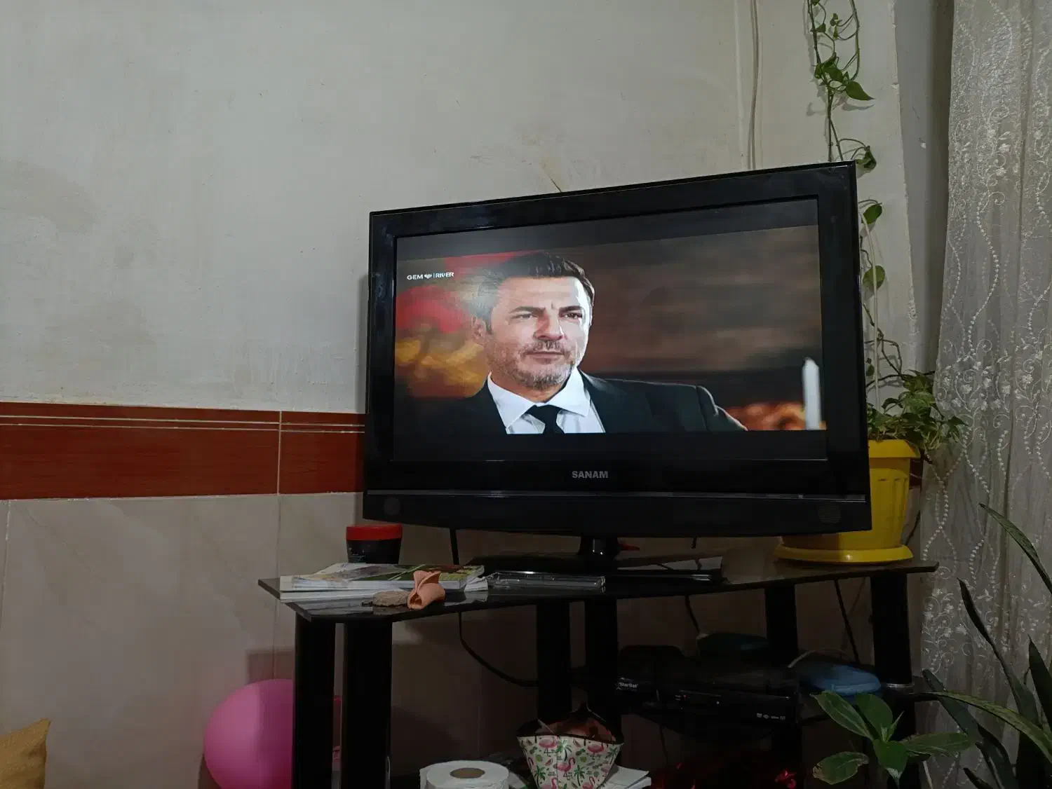 تلویزیون صنام 32|تلویزیون و پروژکتور|مشهد, امیرآباد|دیوار